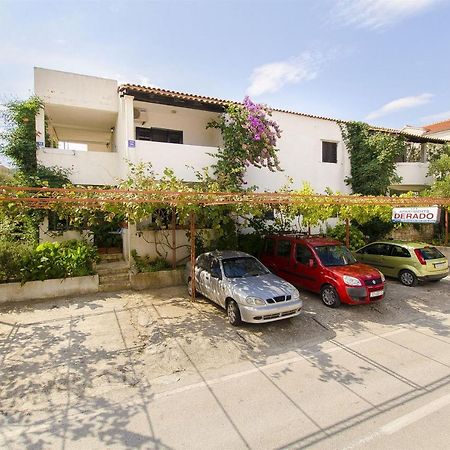 Apartments Derado Supetar Eksteriør bilde
